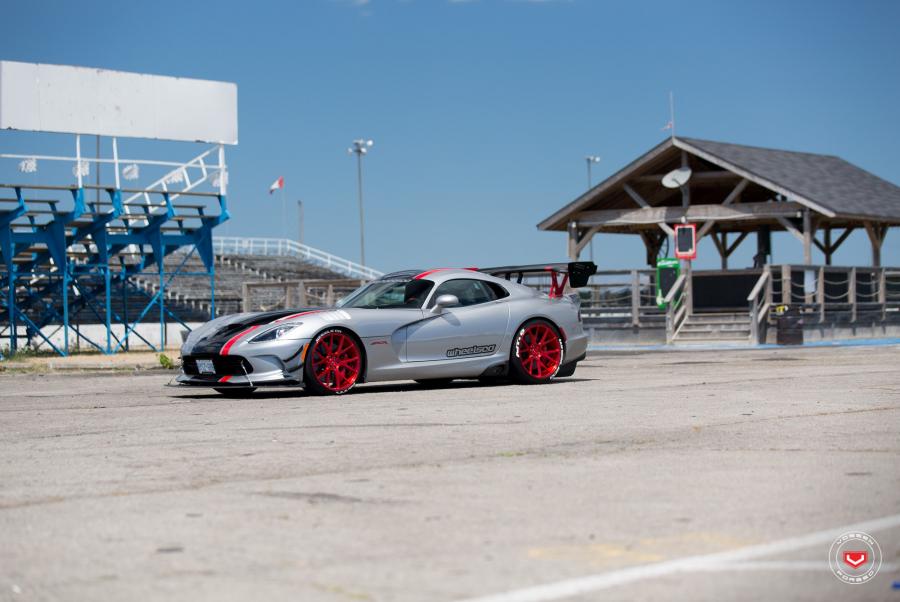  Dodge Viper ACR on Vossen Wheels (VPS-306) 2017 года  (фото 5 из 40)